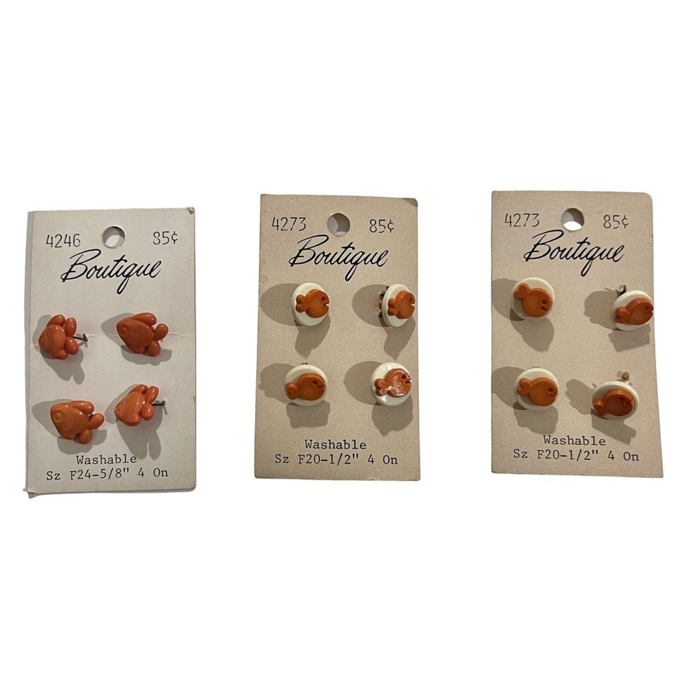 Mixed Set of 12 Gold Fish Boutique Washable Buttons Sizes F20 1/2” F24 5/8” NOS